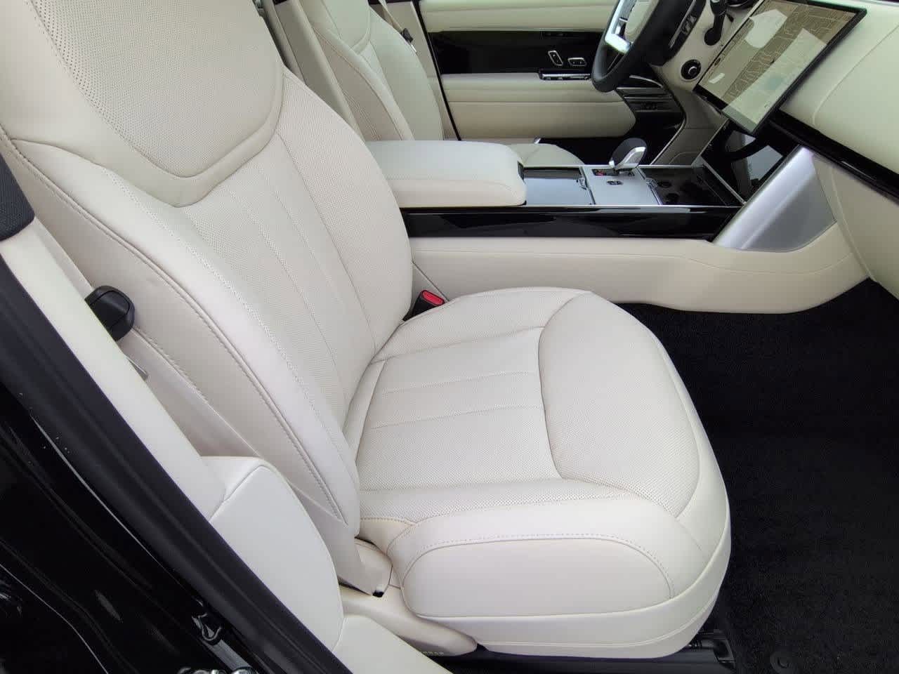 Thumbnail: 2026 Land Rover Range Rover - 24