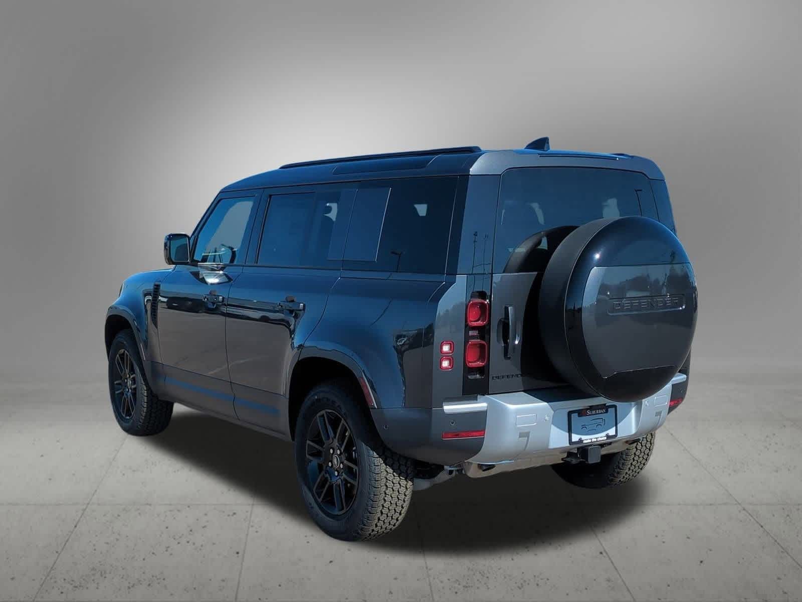 2025 Land Rover Defender 110 S photo 4