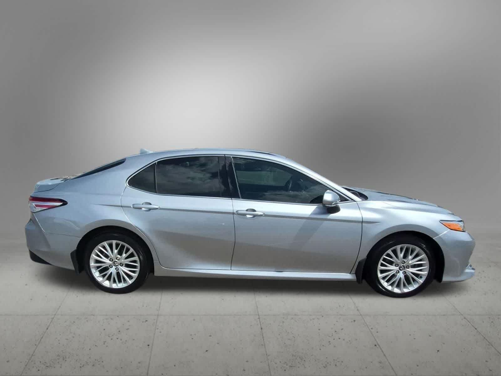 2020 Toyota Camry XLE - Photo 7
