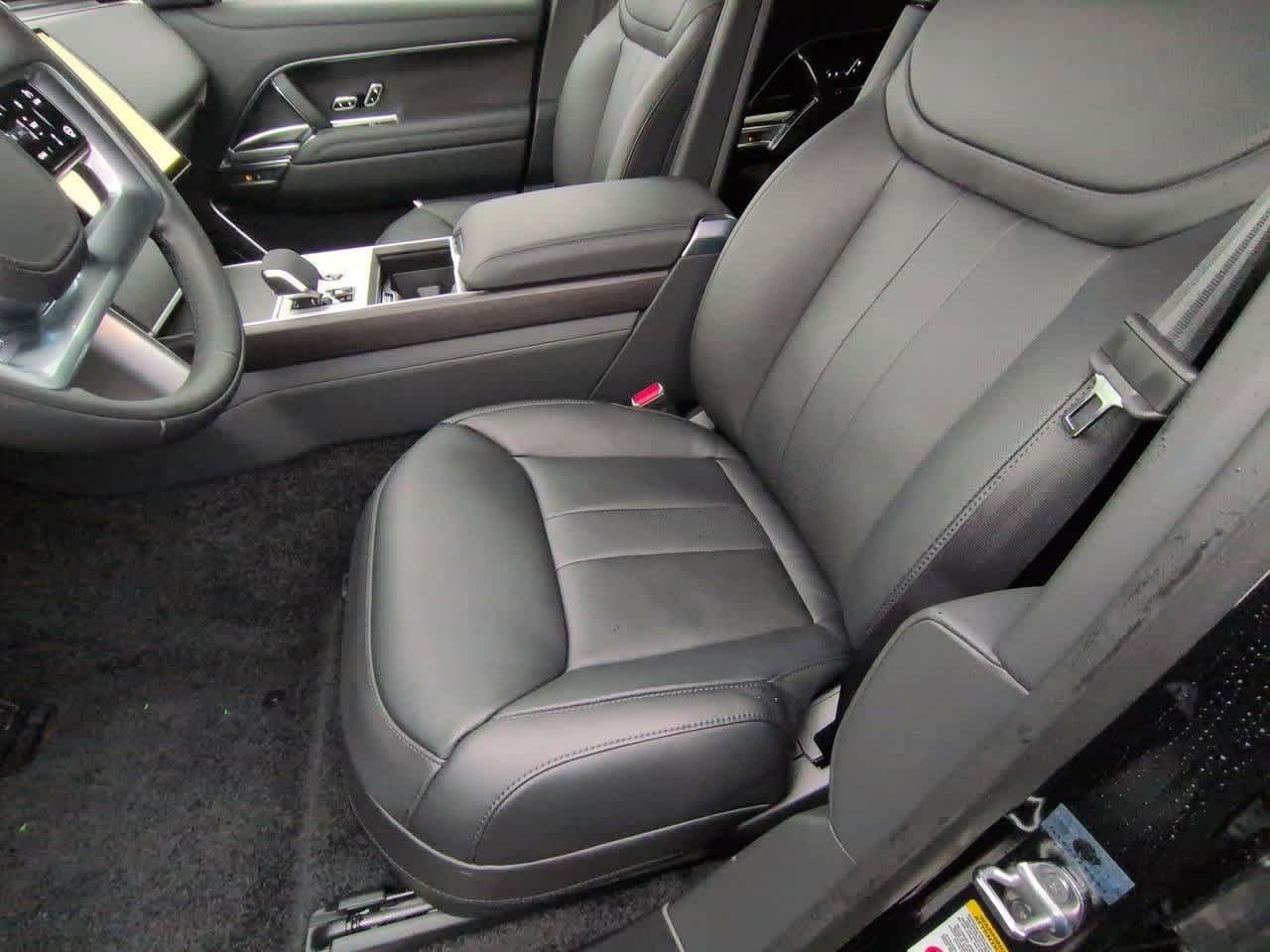 Thumbnail: 2026 Land Rover Range Rover - 16