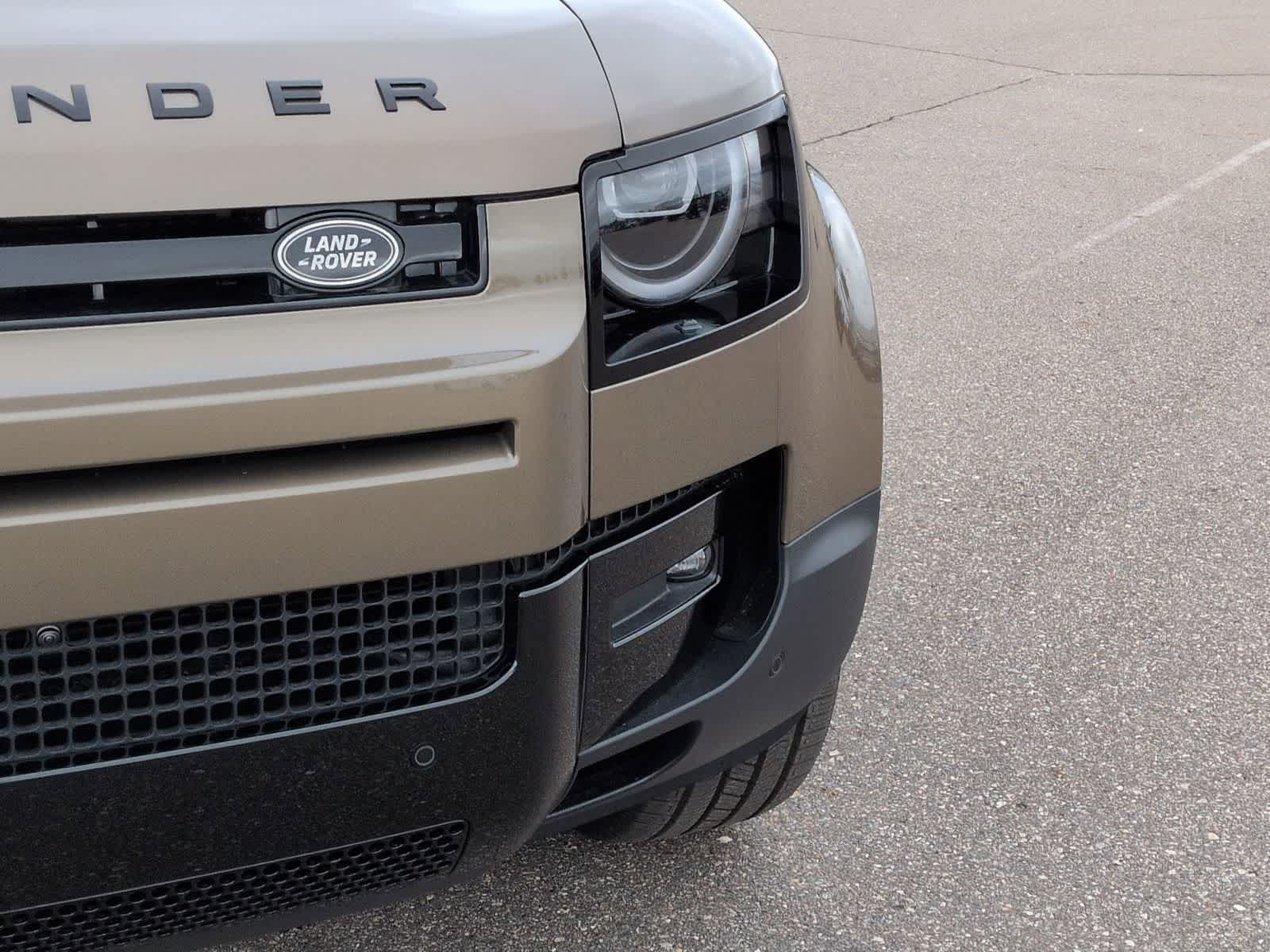 Thumbnail: 2026 Land Rover Defender - 10