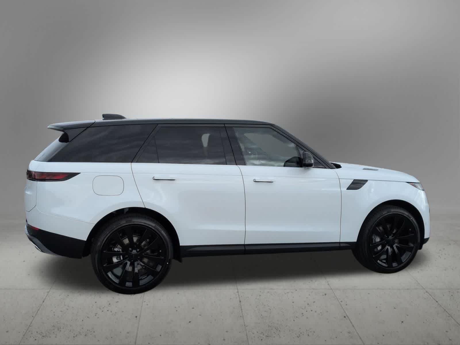 Thumbnail: 2026 Land Rover Range Rover Sport - 7