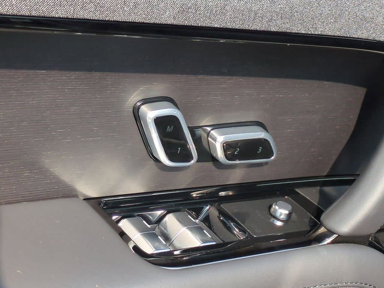 Thumbnail: 2025 Land Rover Range Rover Sport - 15