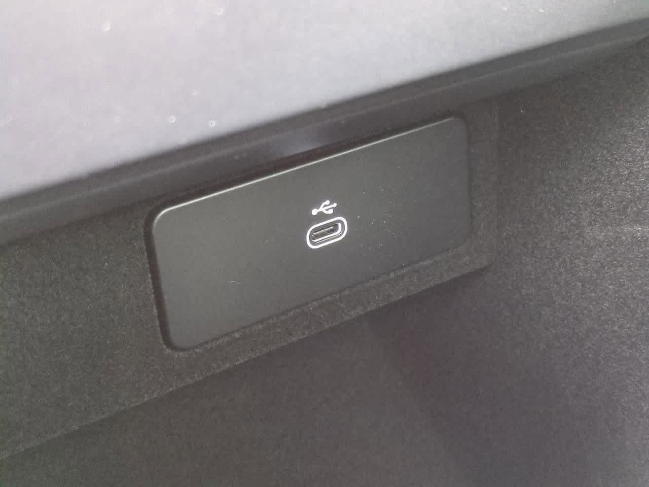 Thumbnail: 2026 Land Rover Range Rover Sport - 33