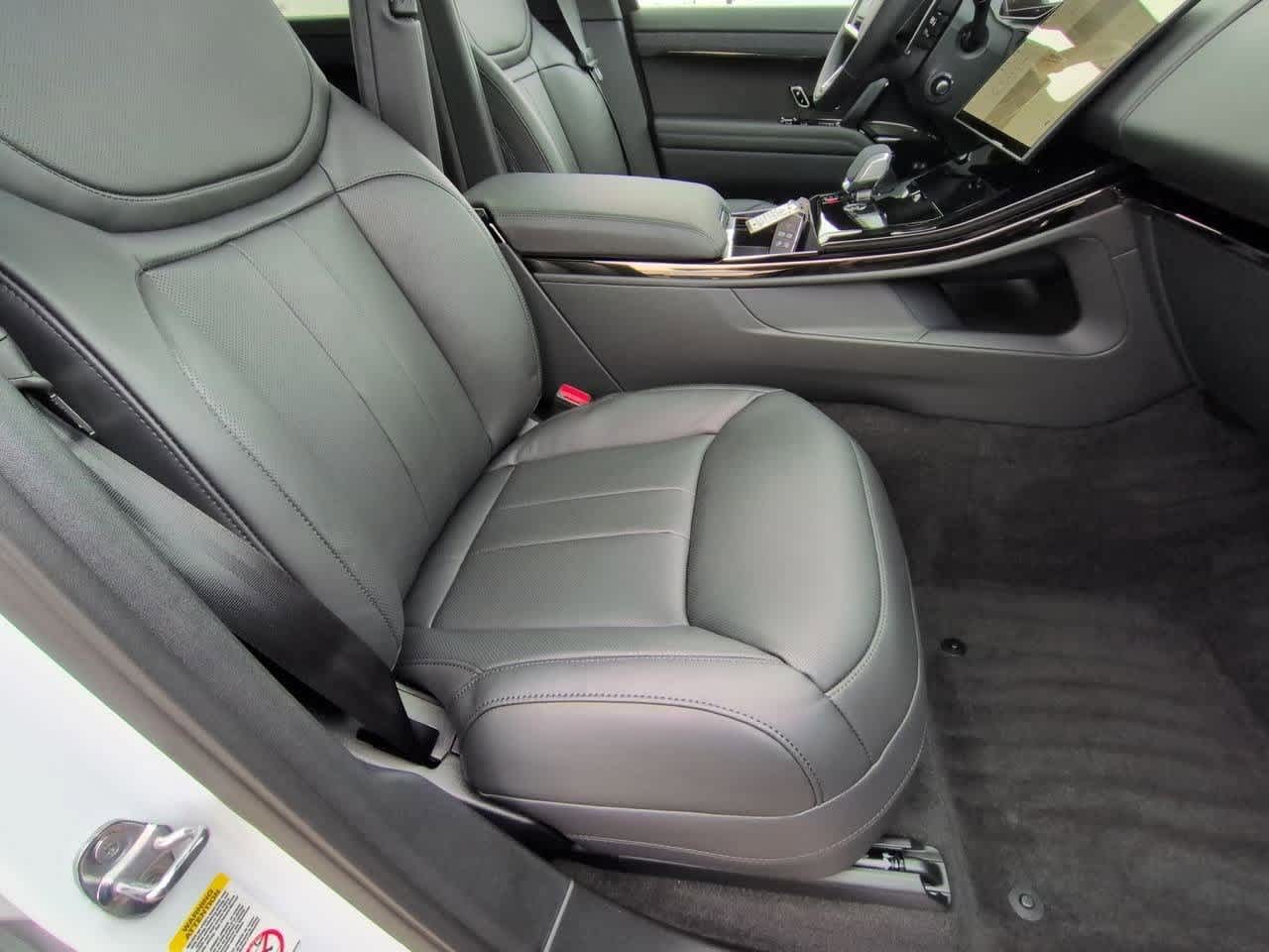 Thumbnail: 2025 Land Rover Range Rover Sport - 23