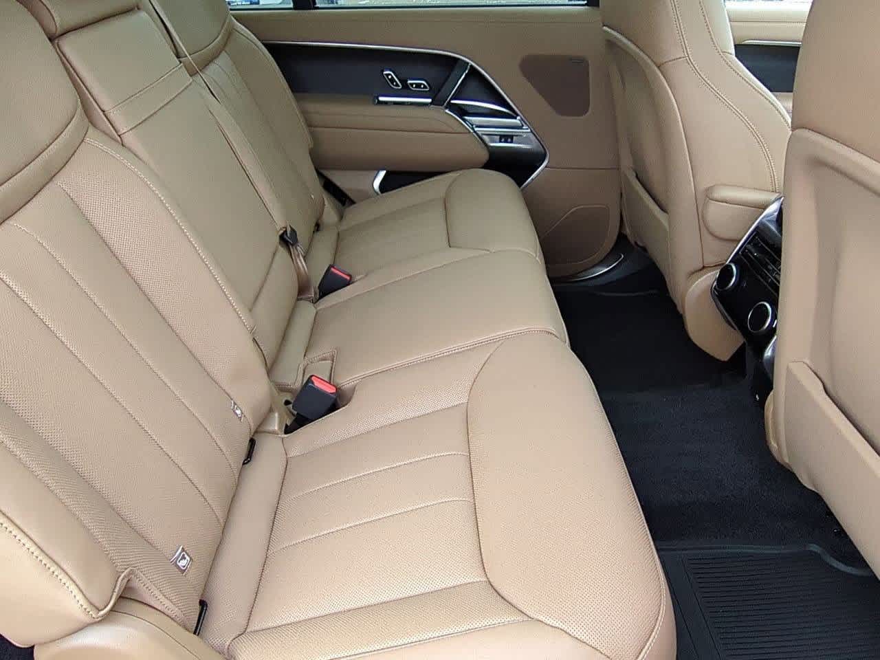 Thumbnail: 2025 Land Rover Range Rover - 21