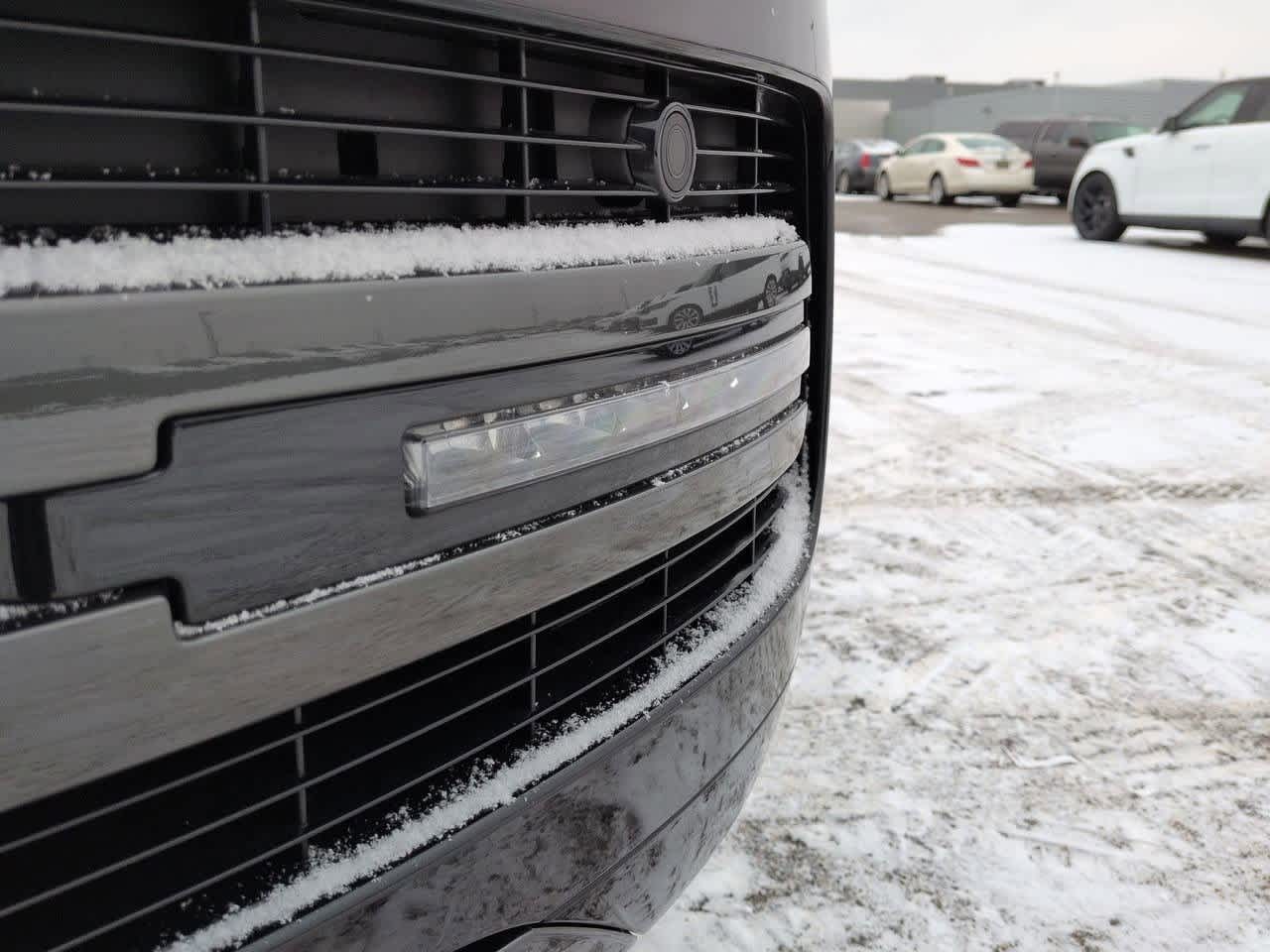 Thumbnail: 2026 Land Rover Range Rover - 10