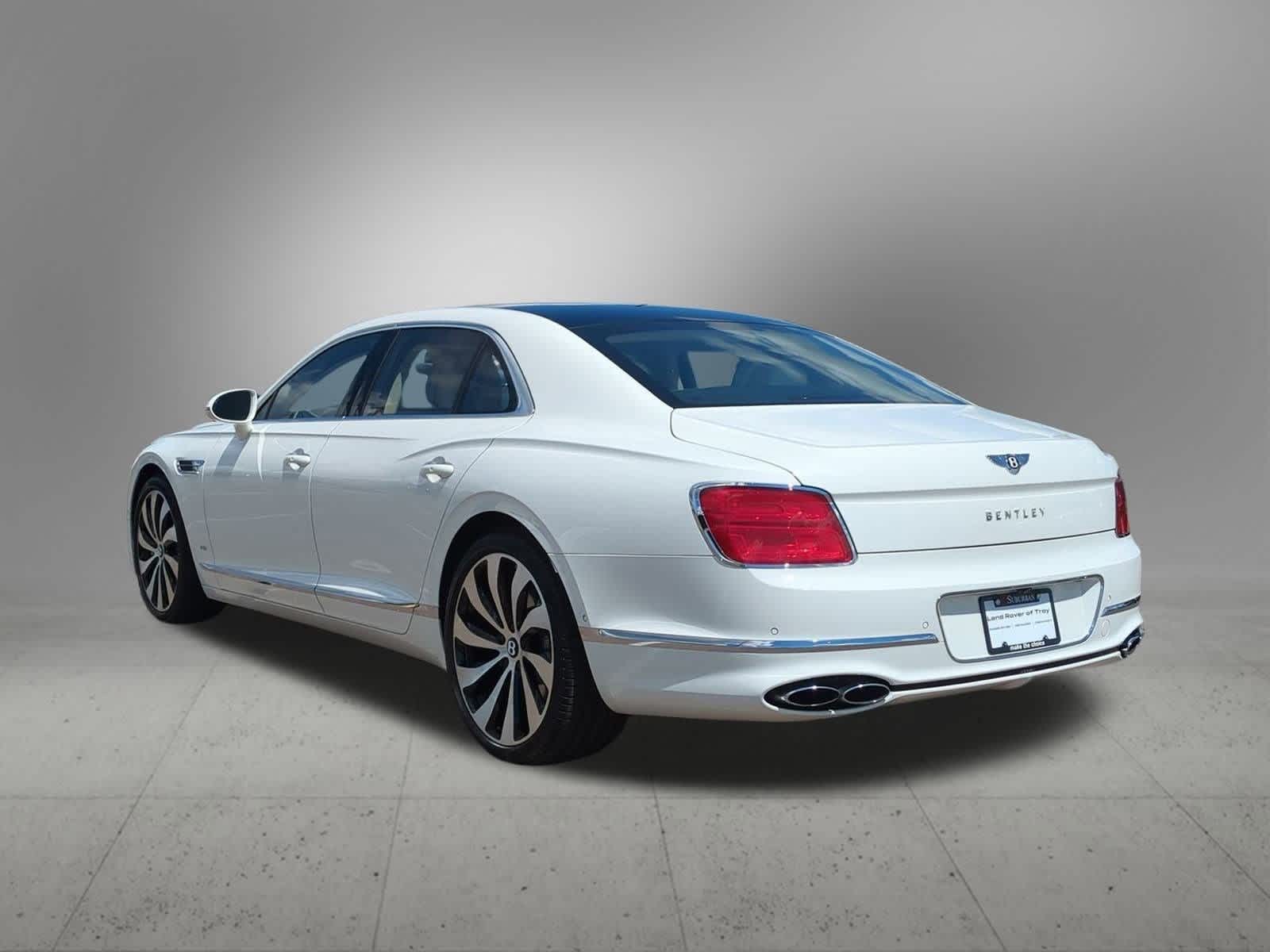 2022 Bentley Flying Spur V8 photo 4