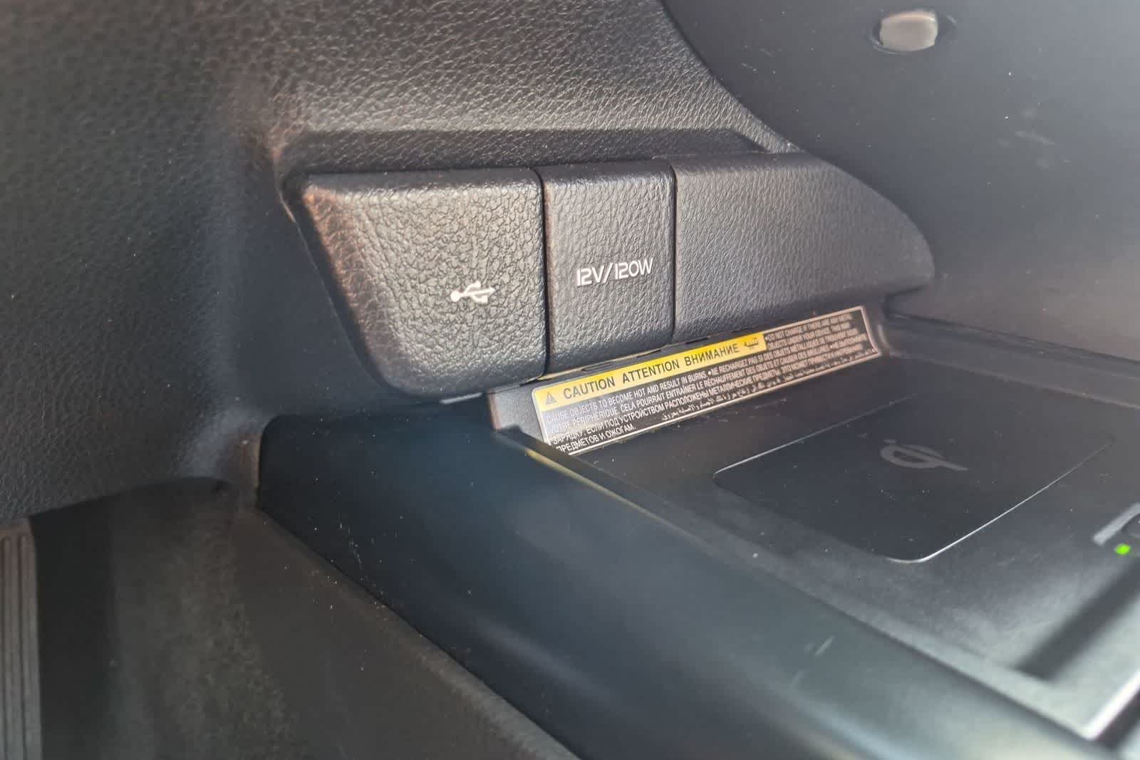 2020 Toyota Camry XLE - Photo 29