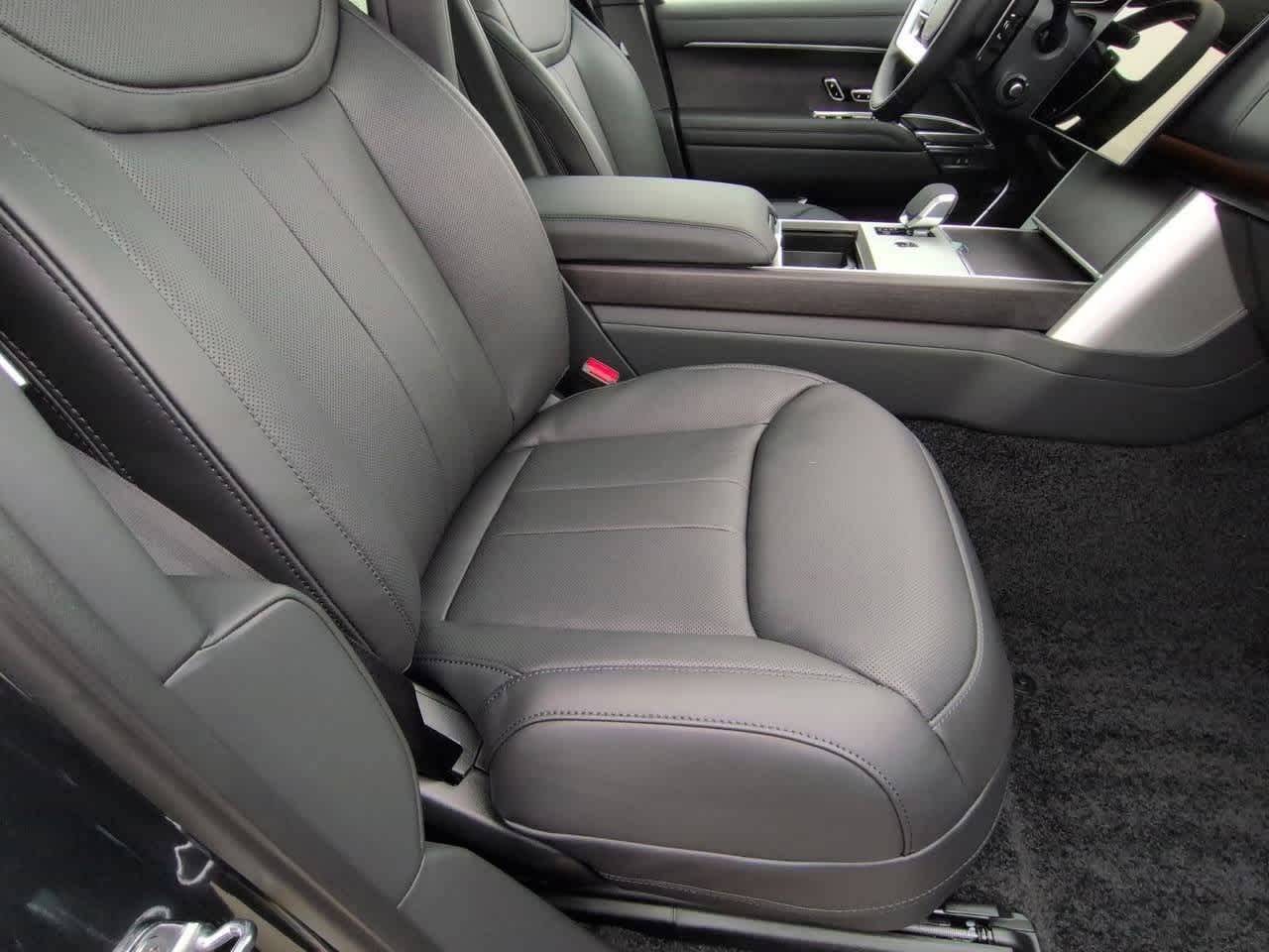 Thumbnail: 2026 Land Rover Range Rover - 23