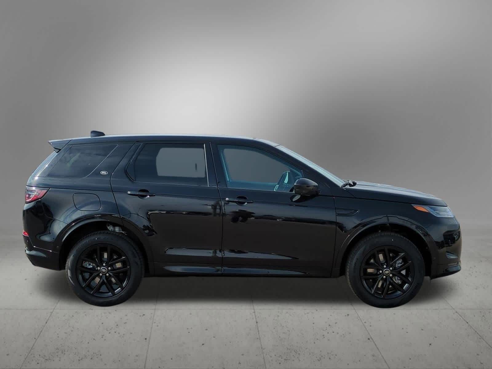 Thumbnail: 2025 Land Rover Discovery Sport - 7