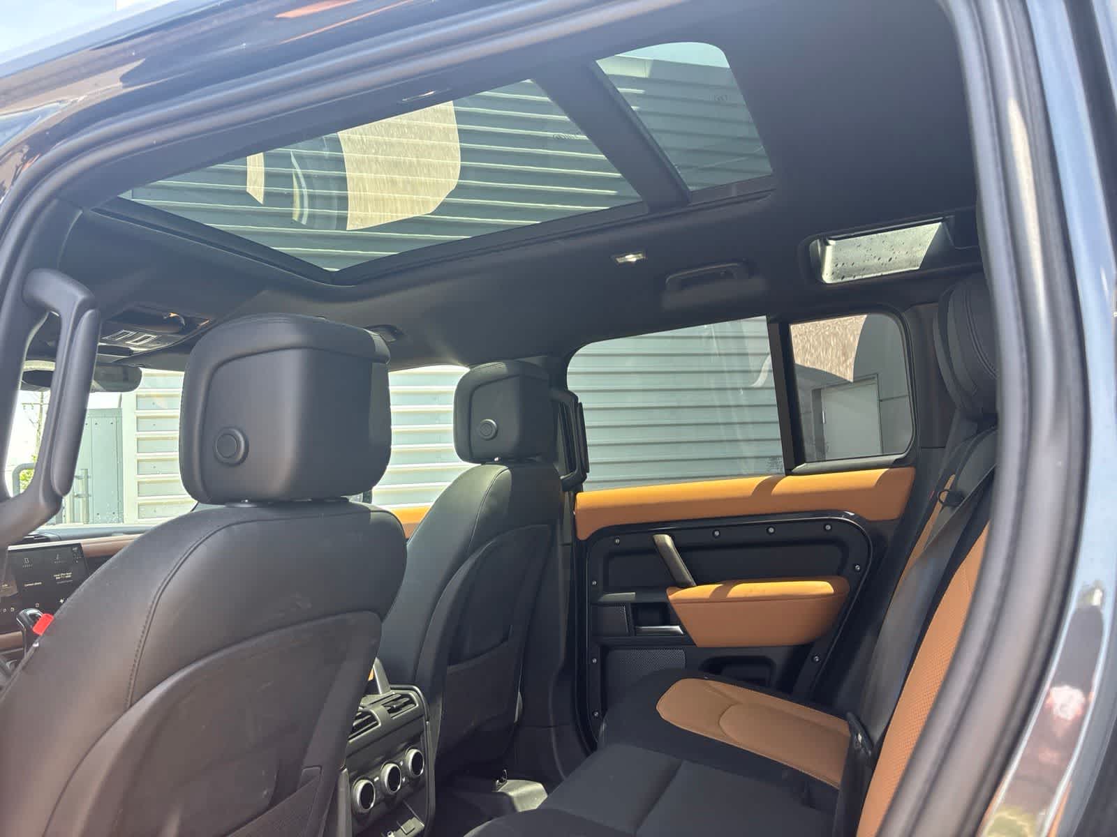 Thumbnail: 2023 Land Rover Defender - 8