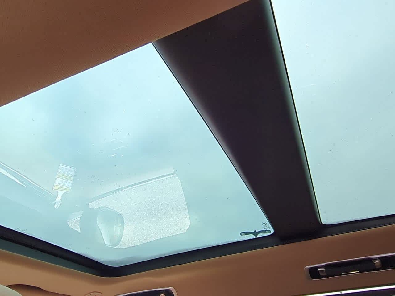 Thumbnail: 2025 Land Rover Range Rover - 19