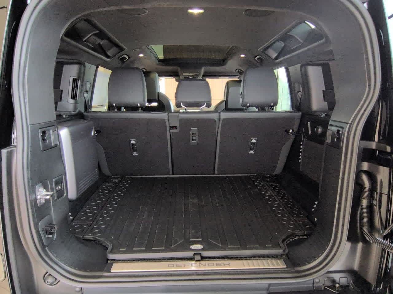 Thumbnail: 2026 Land Rover Defender - 36