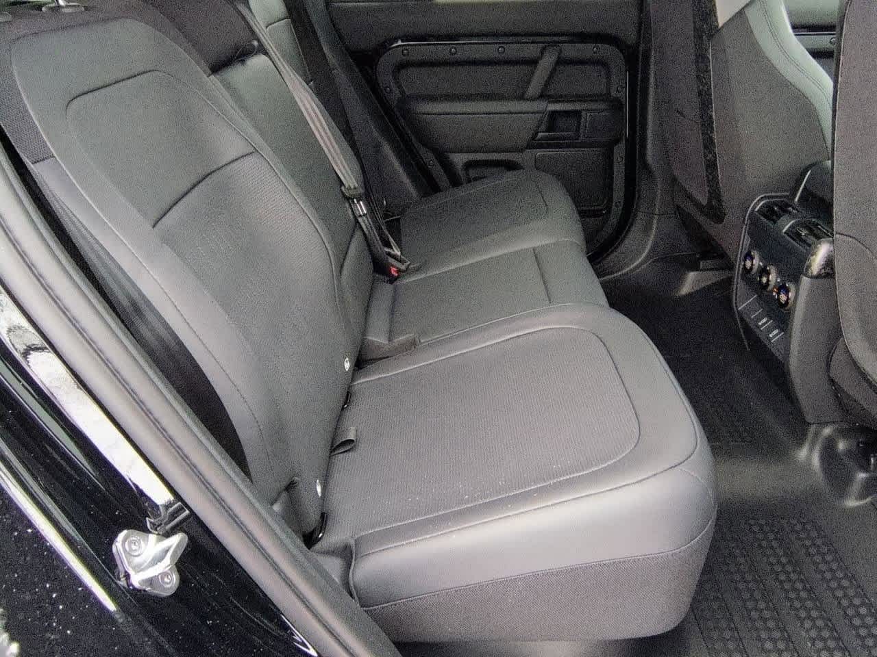 Thumbnail: 2025 Land Rover Defender - 21