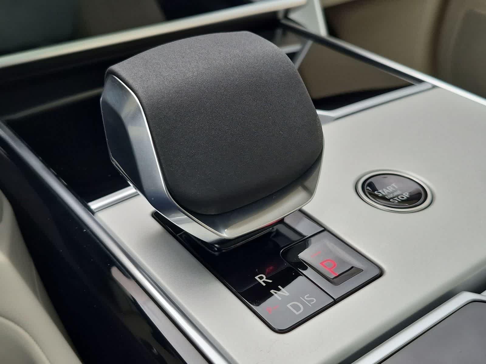 Thumbnail: 2026 Land Rover Range Rover - 33