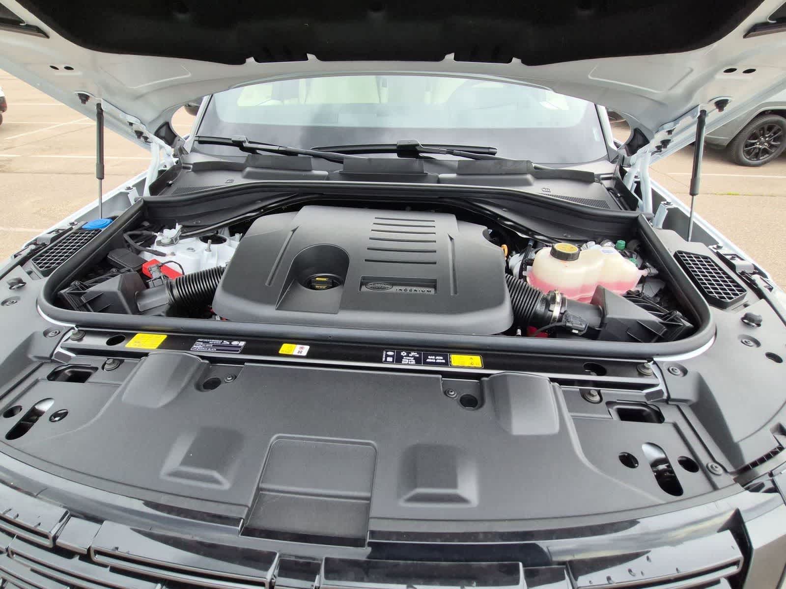 Thumbnail: 2026 Land Rover Range Rover - 14