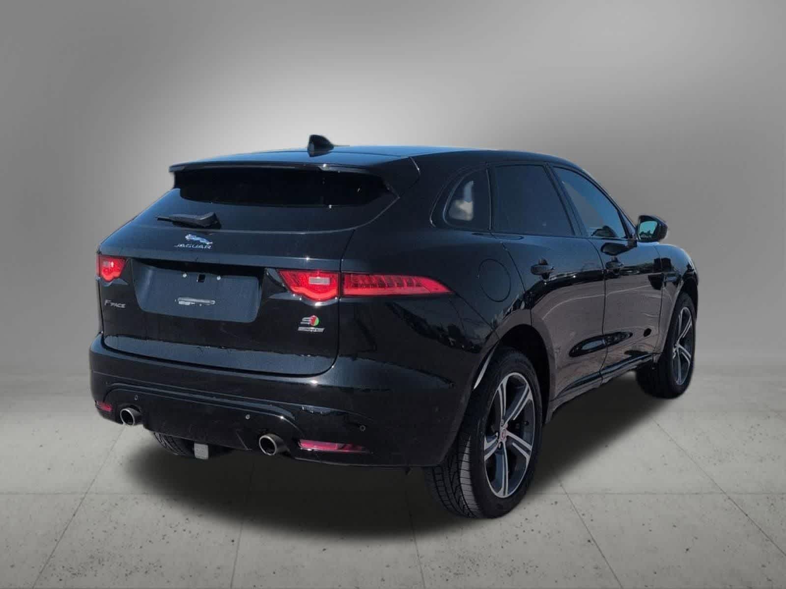 Thumbnail: 2018 Jaguar F-Pace - 6