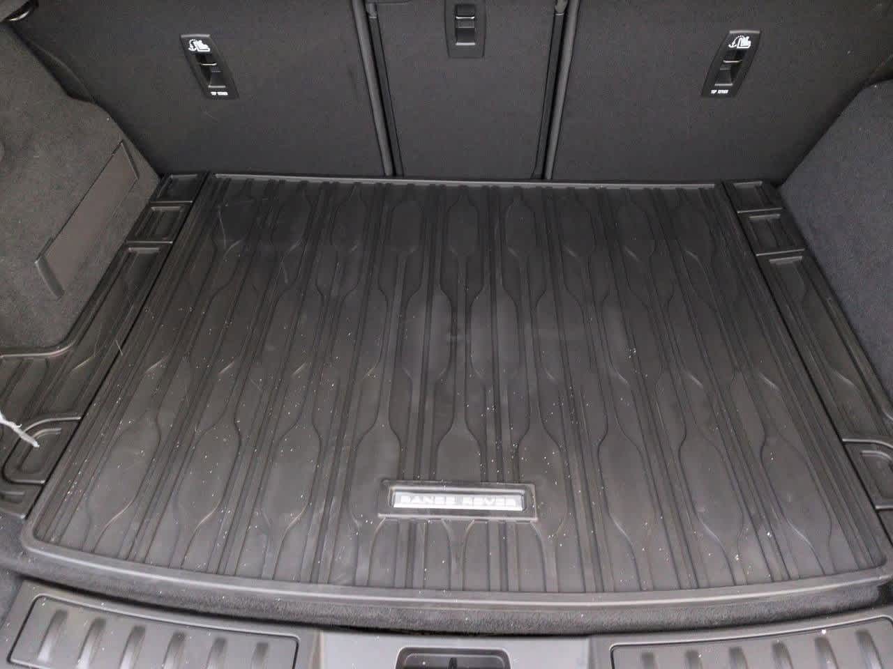 Thumbnail: 2026 Land Rover Range Rover Evoque - 35