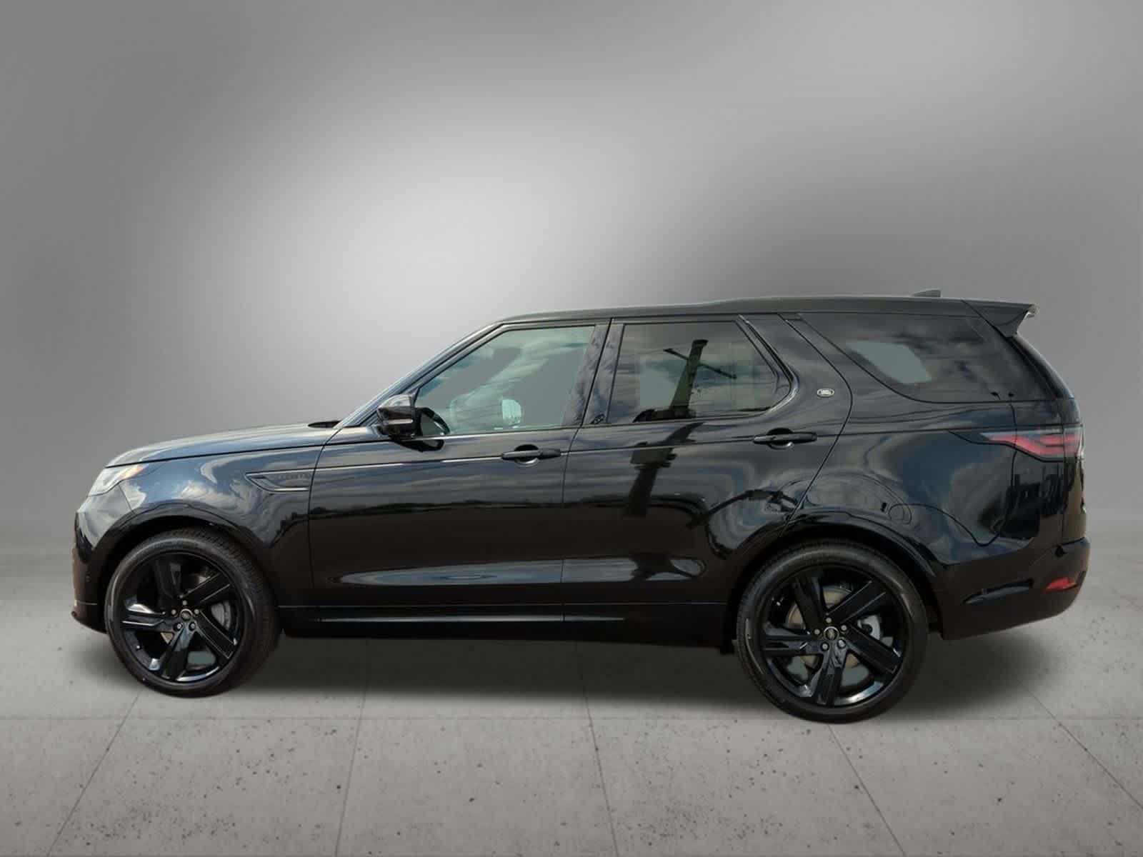 2025 Land Rover Discovery SE photo 3