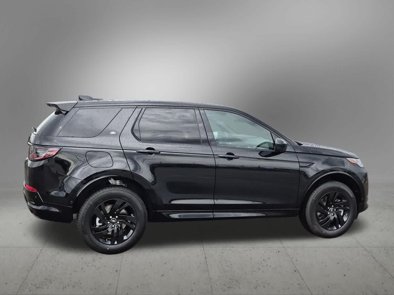 Thumbnail: 2026 Land Rover Discovery Sport - 7