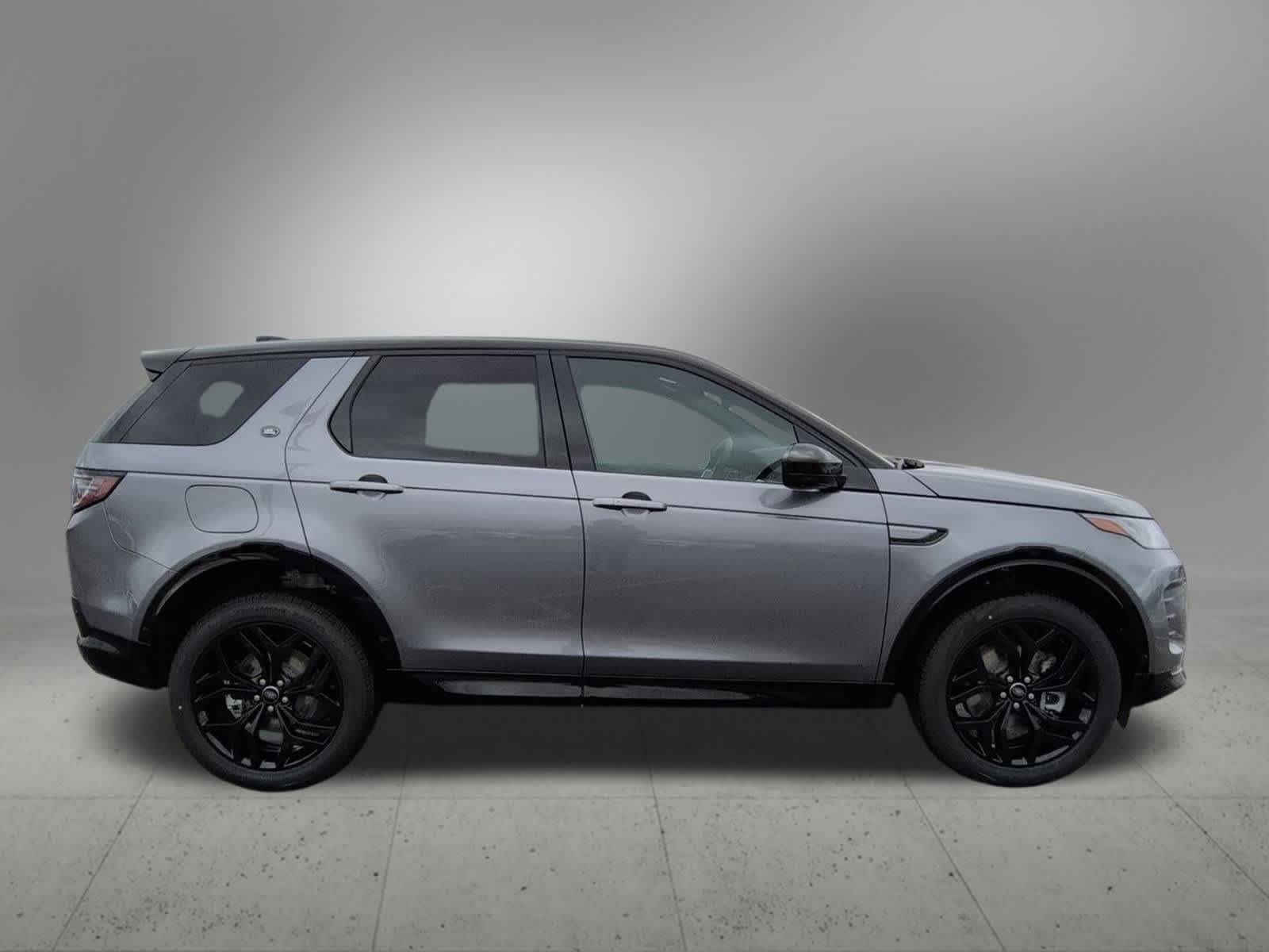 Thumbnail: 2026 Land Rover Discovery Sport - 7