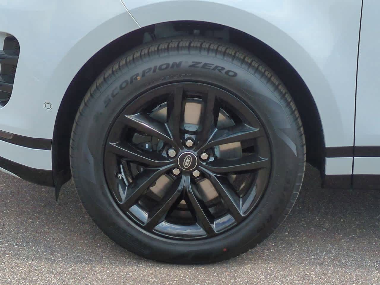 Thumbnail: 2025 Land Rover Range Rover Evoque - 12