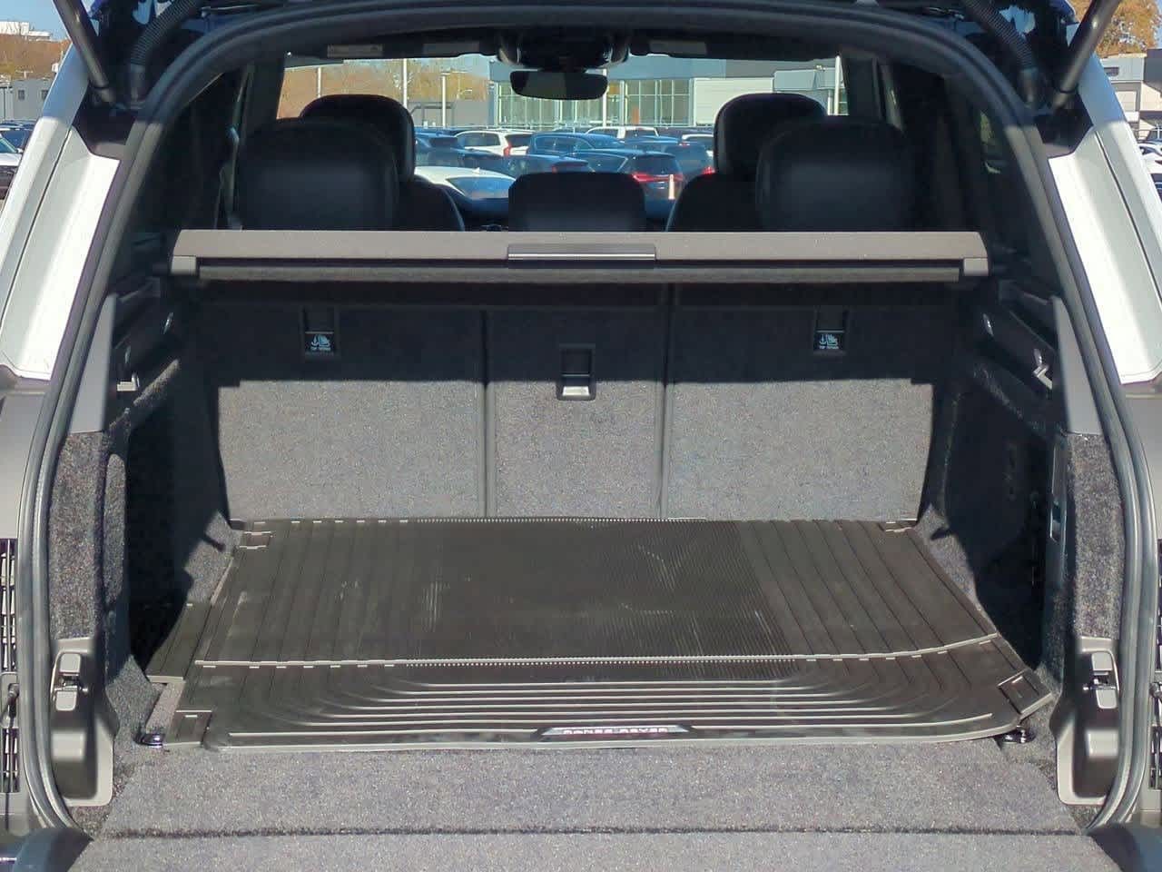 Thumbnail: 2025 Land Rover Range Rover - 35