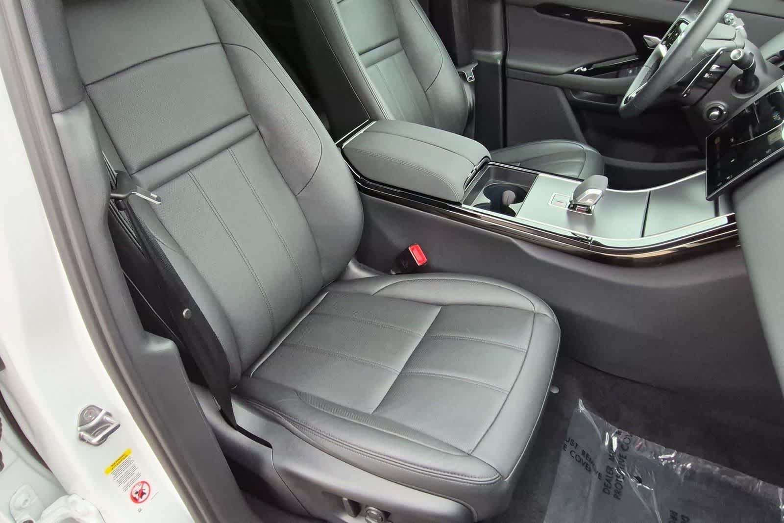 Thumbnail: 2026 Land Rover Range Rover Evoque - 22