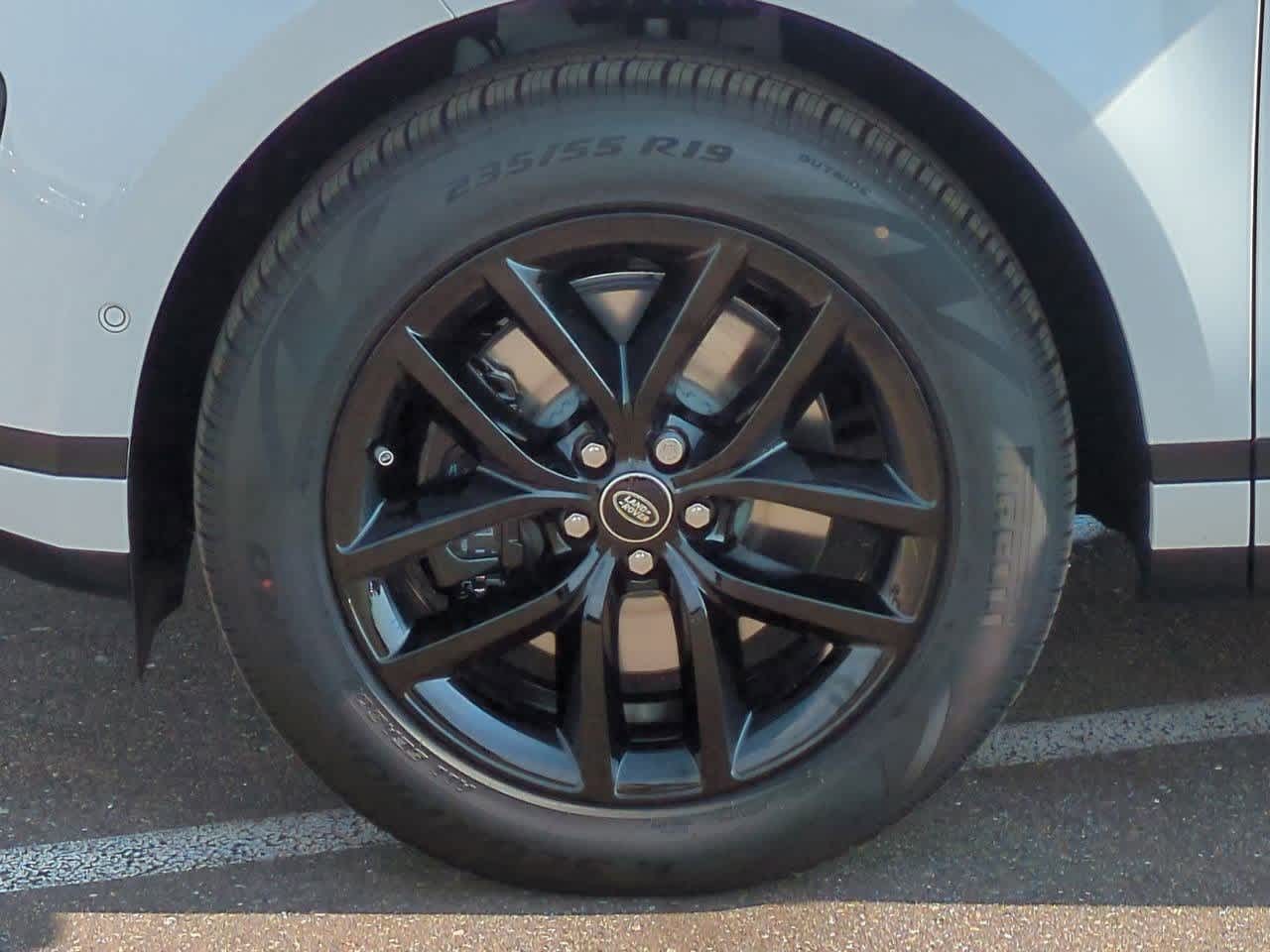 Thumbnail: 2025 Land Rover Range Rover Evoque - 12