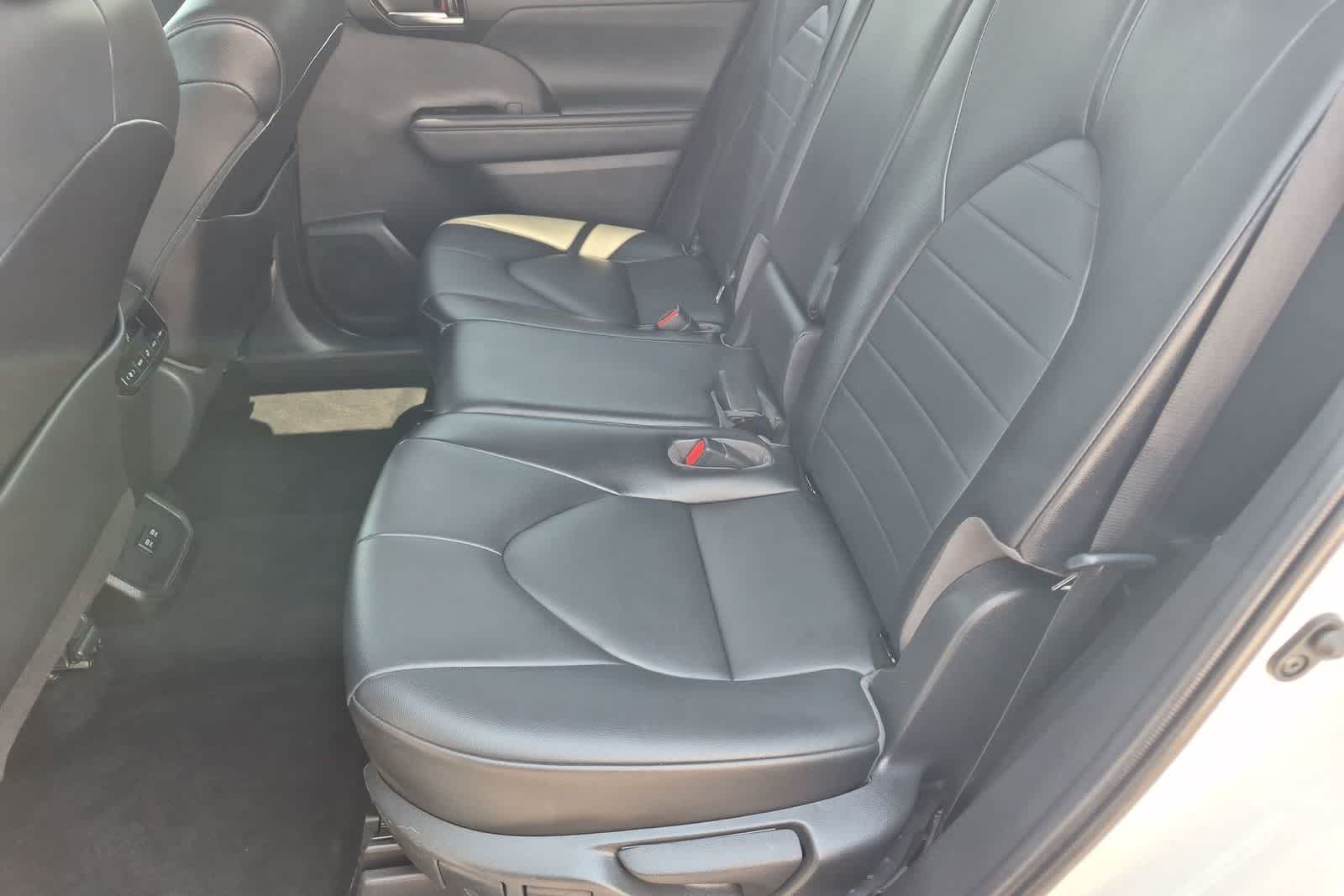 2021 Toyota Highlander XLE - Photo 20