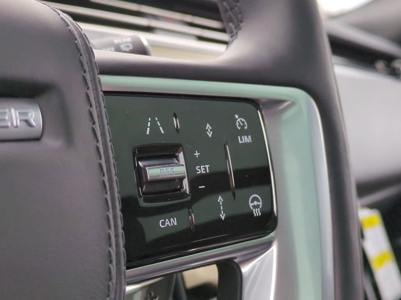 Thumbnail: 2025 Land Rover Range Rover - 26
