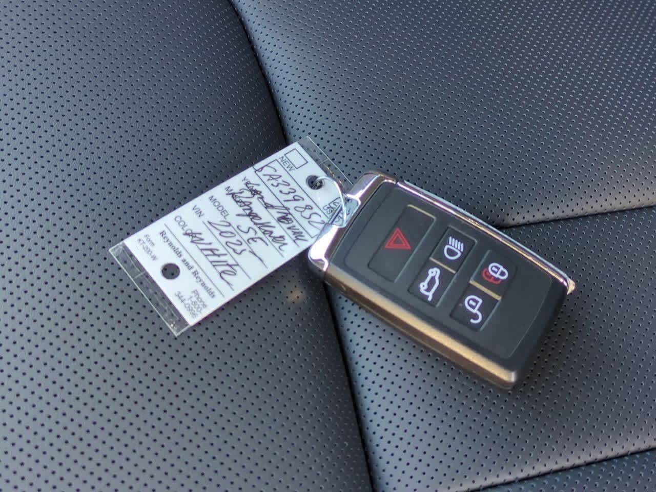 Thumbnail: 2025 Land Rover Range Rover - 36