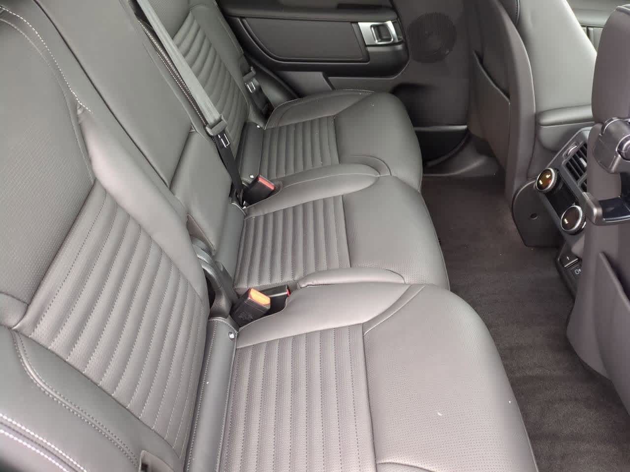 Thumbnail: 2026 Land Rover Discovery - 21