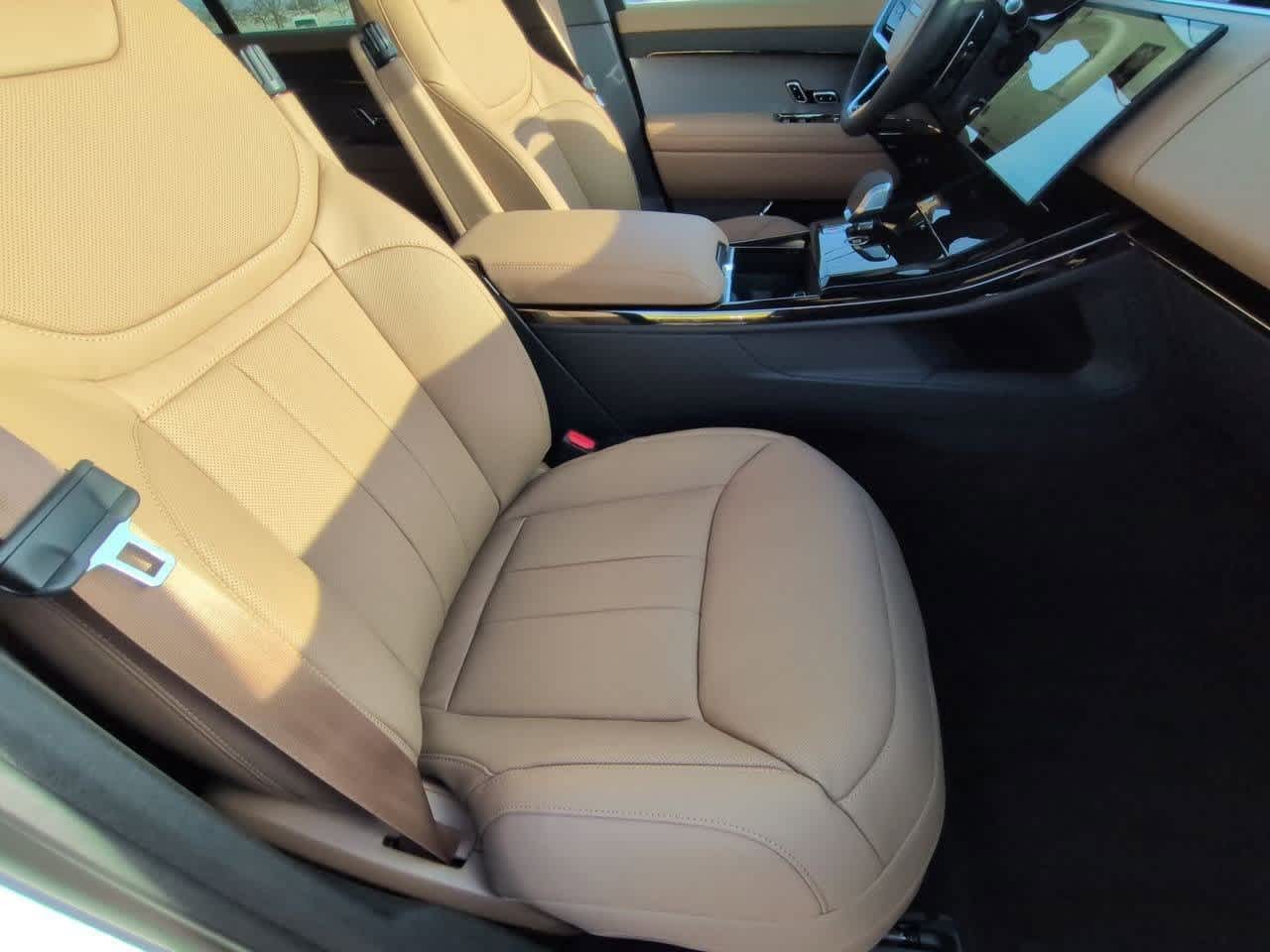 Thumbnail: 2025 Land Rover Range Rover Sport - 23