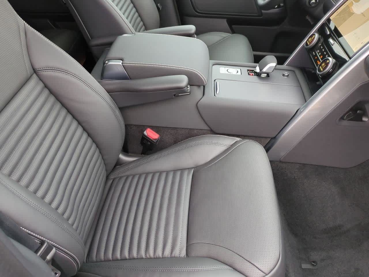 Thumbnail: 2026 Land Rover Discovery - 23