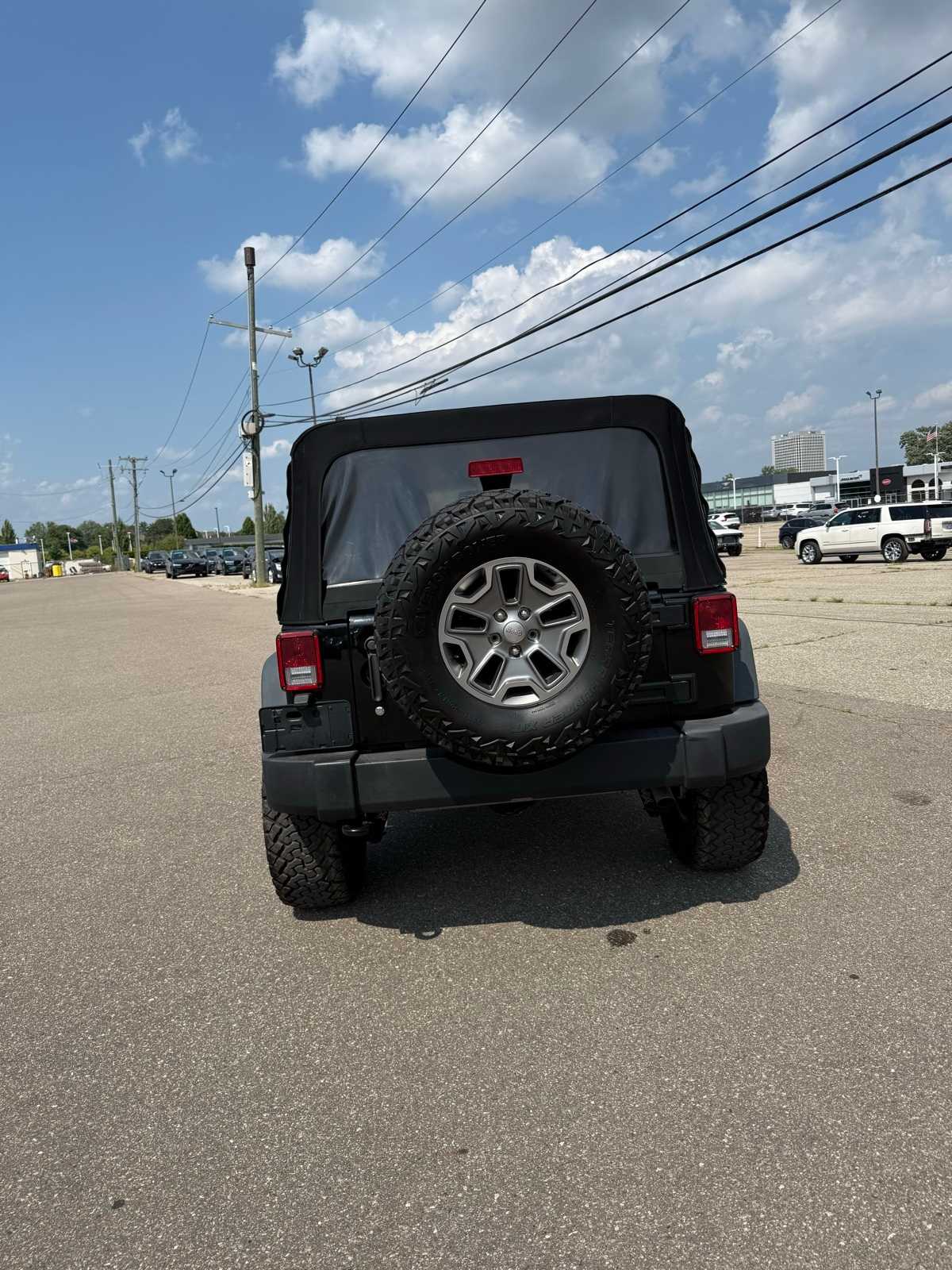 2015 Jeep Wrangler Unlimited Rubicon photo 3