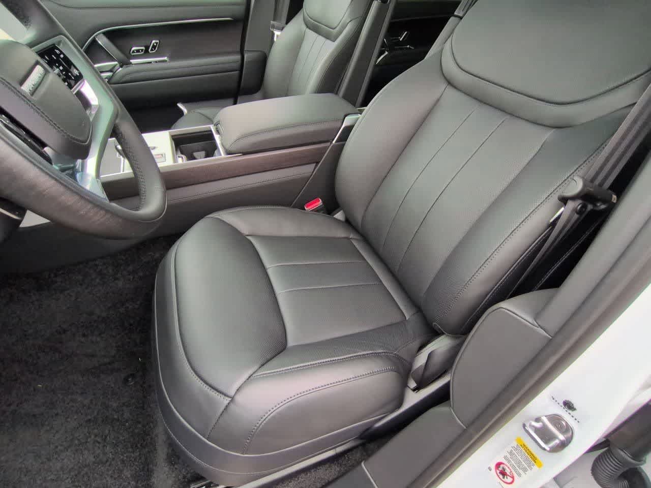 Thumbnail: 2026 Land Rover Range Rover - 16