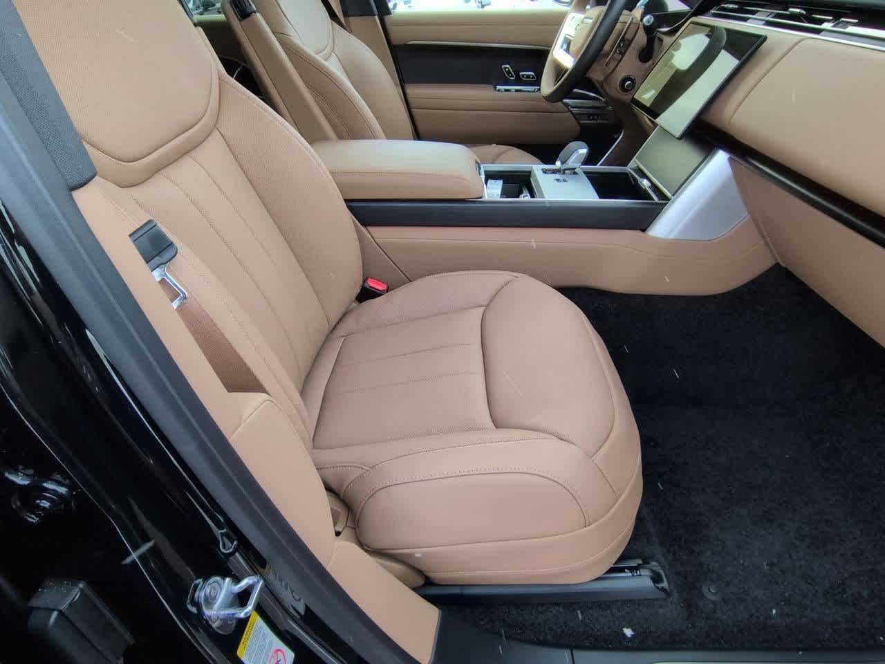 Thumbnail: 2026 Land Rover Range Rover - 23