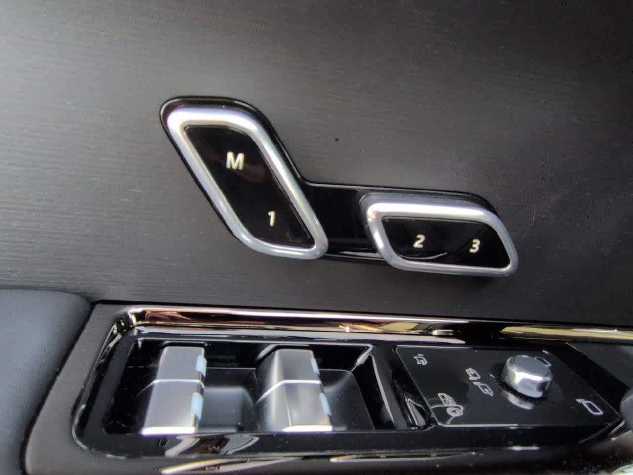 Thumbnail: 2026 Land Rover Range Rover Sport - 17