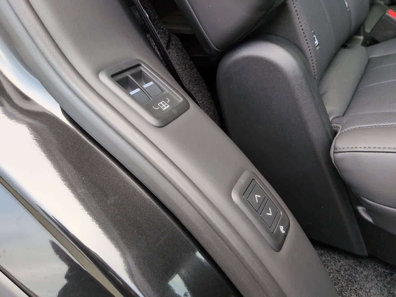 Thumbnail: 2026 Land Rover Range Rover - 22