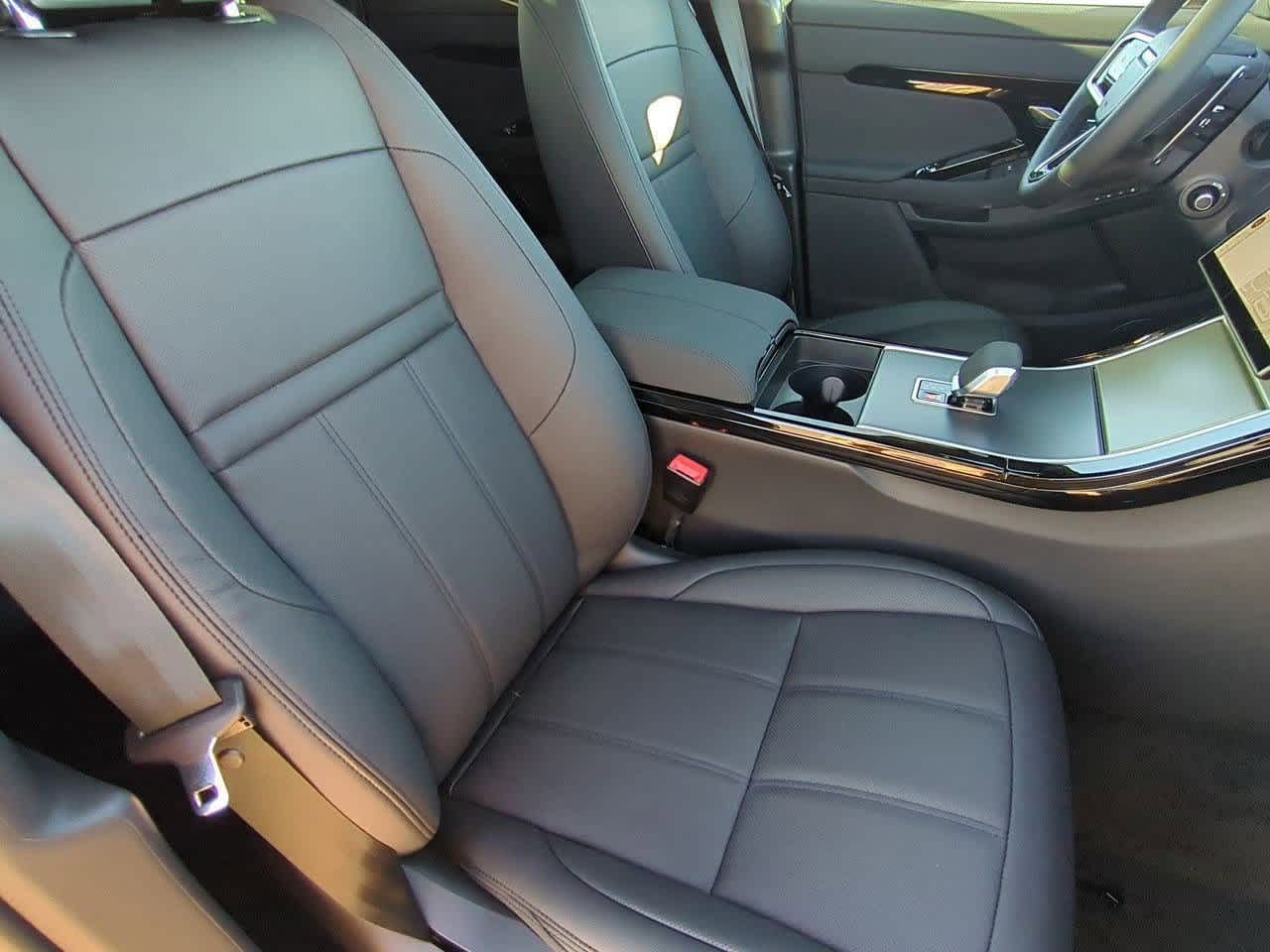 Thumbnail: 2026 Land Rover Range Rover Evoque - 20