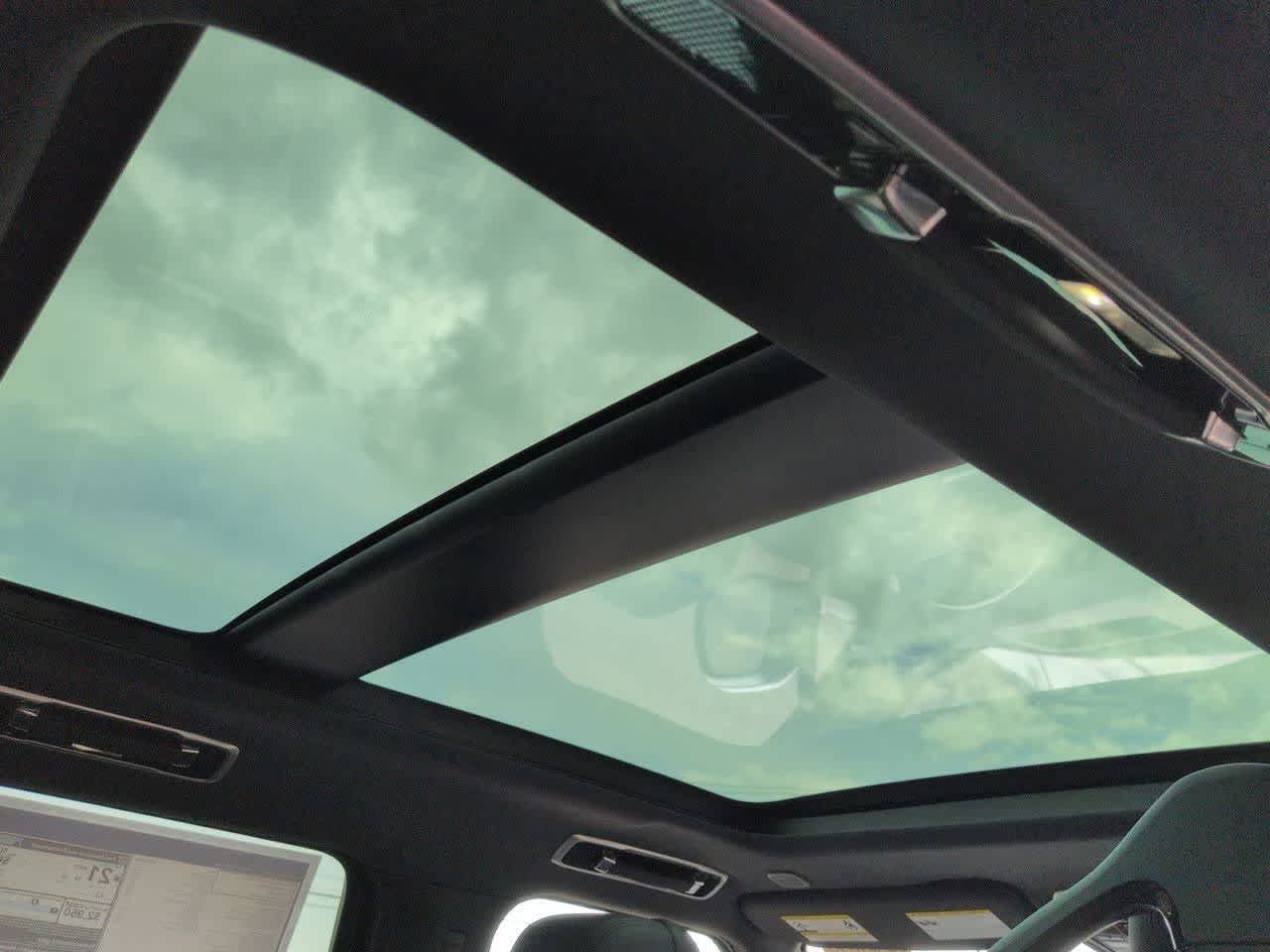 Thumbnail: 2026 Land Rover Range Rover - 22