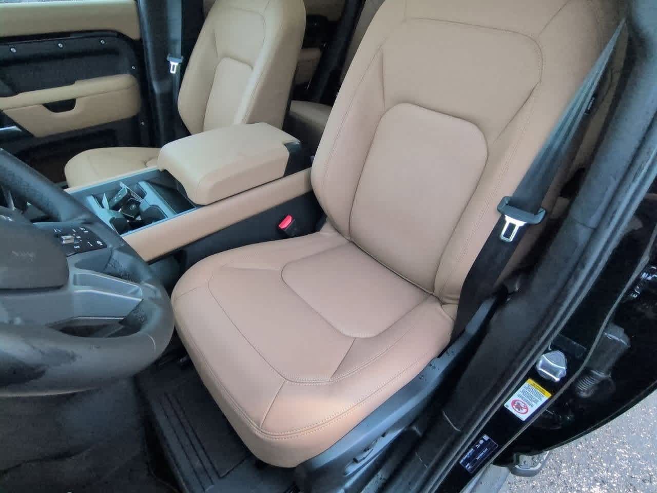 Thumbnail: 2025 Land Rover Defender - 16