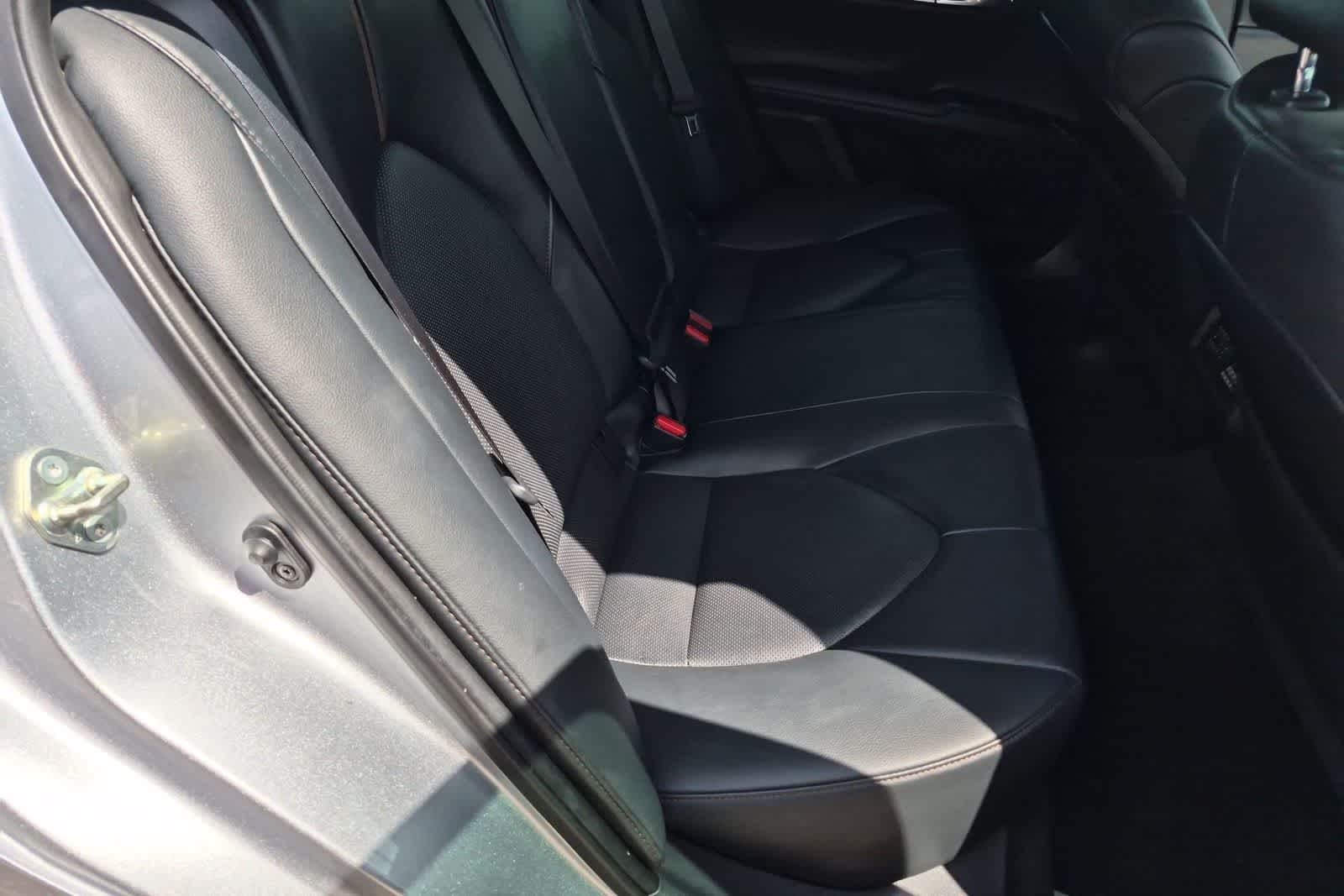 2020 Toyota Camry XLE - Photo 20