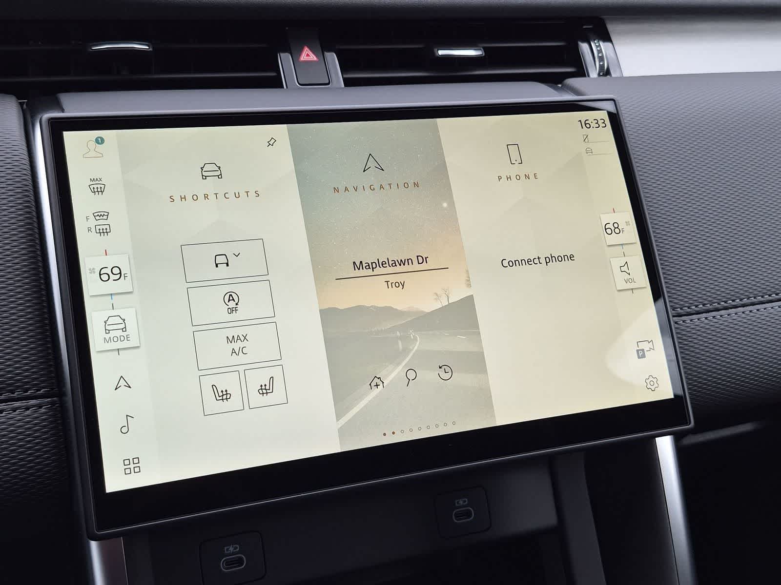 Thumbnail: 2026 Land Rover Discovery Sport - 28