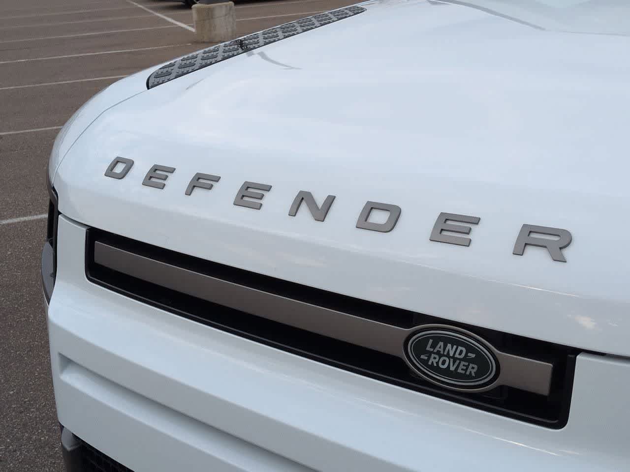 Thumbnail: 2025 Land Rover Defender - 12