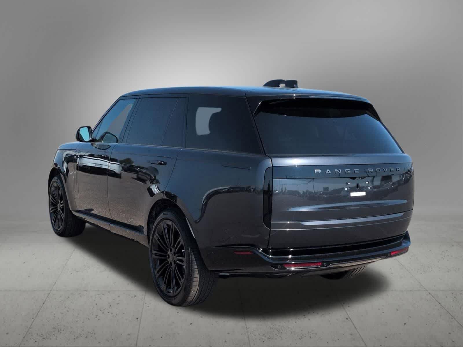 Thumbnail: 2026 Land Rover Range Rover - 4
