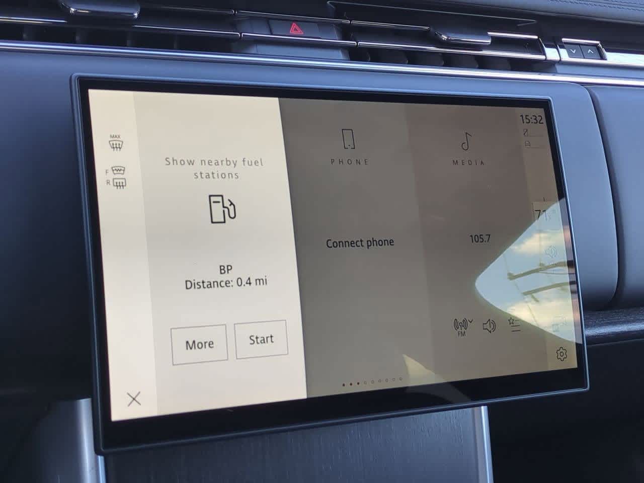 Thumbnail: 2025 Land Rover Range Rover - 28