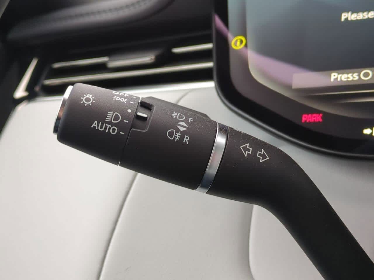 Thumbnail: 2025 Land Rover Range Rover Sport - 25